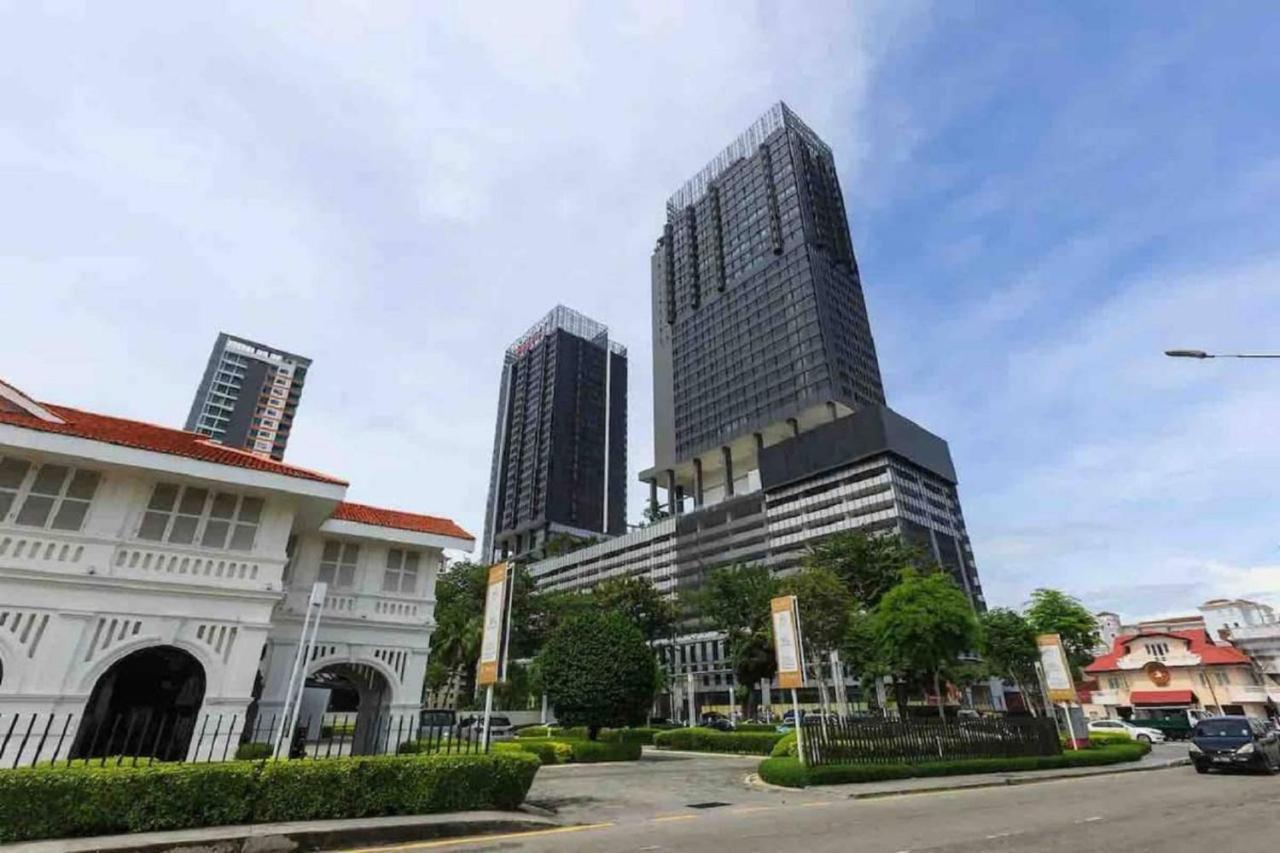 Pangsapuri Tropicana 218 Macalister Netflix Unit By Blue Sky Holidays *