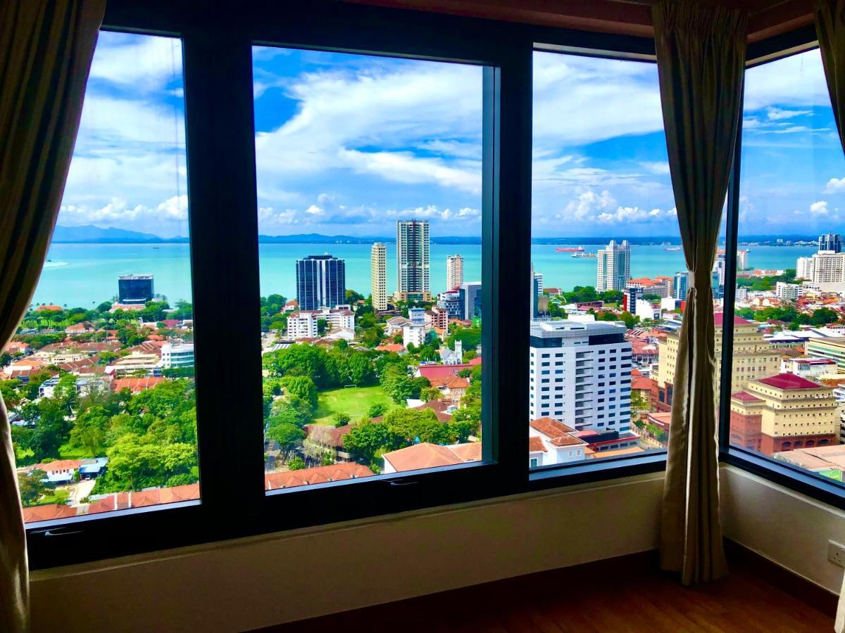 Pangsapuri Tropicana 218 Macalister Netflix Unit By Blue Sky Holidays
