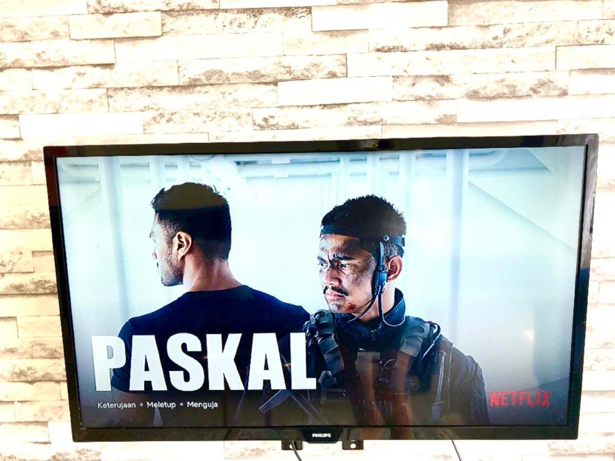 Pangsapuri Tropicana 218 Macalister Netflix Unit By Blue Sky Holidays
