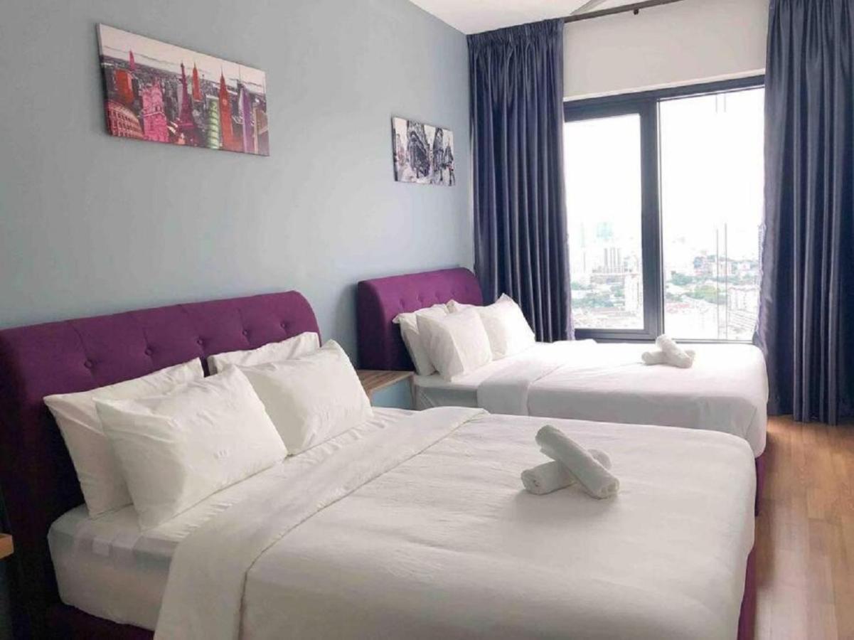 Pangsapuri Tropicana 218 Macalister Netflix Unit By Blue Sky Holidays