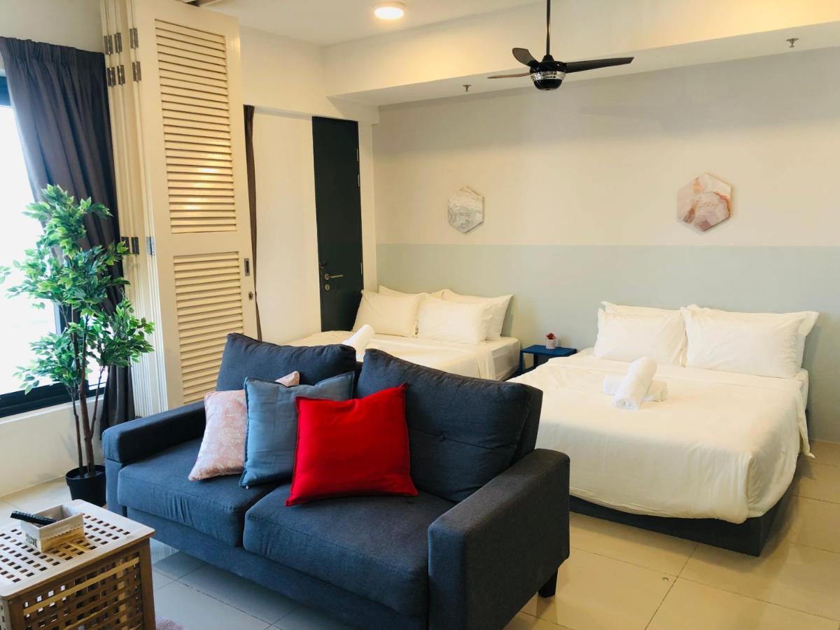 Pangsapuri Tropicana 218 Macalister Netflix Unit By Blue Sky Holidays *