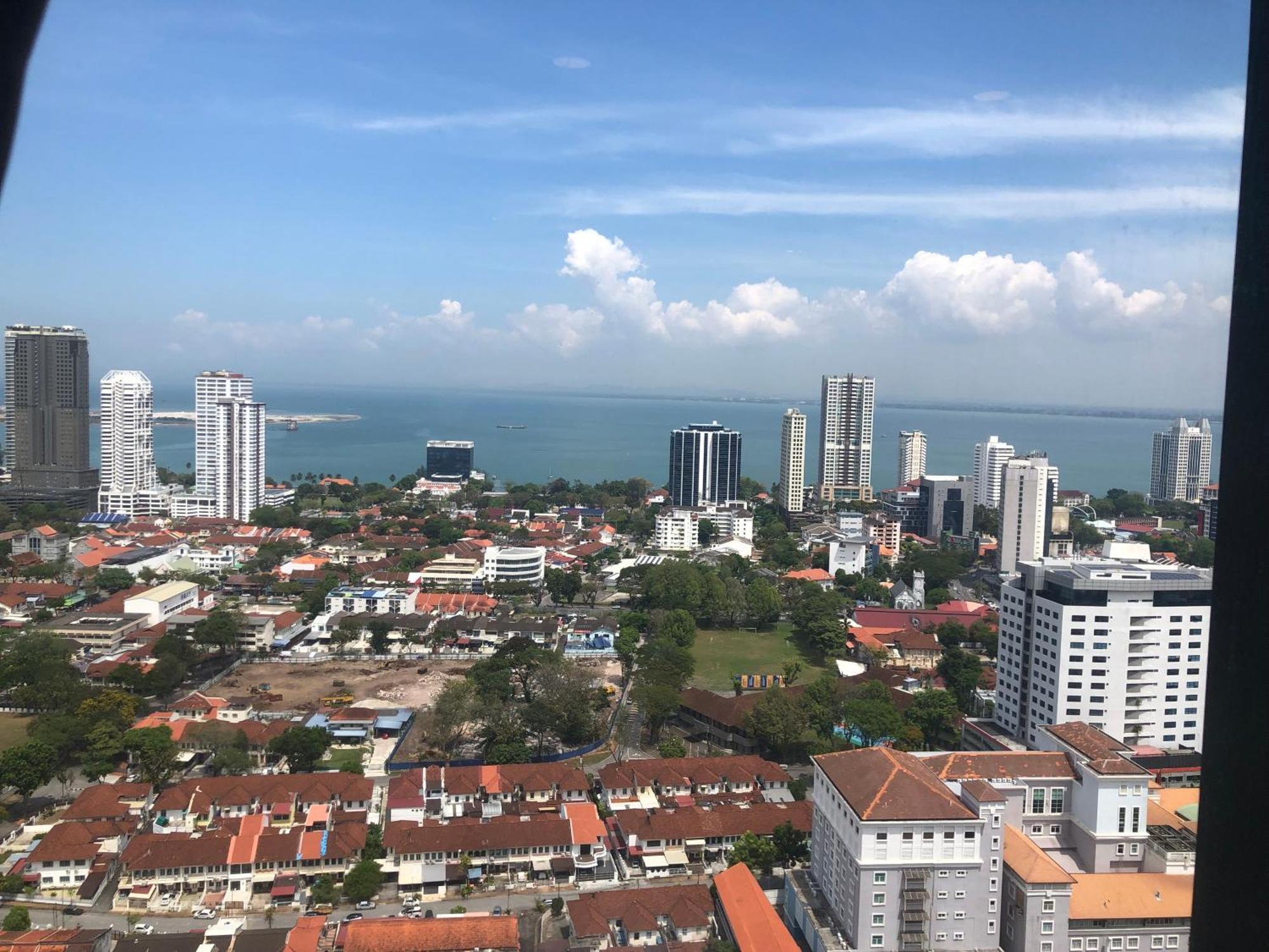Tropicana 218 Macalister Netflix Unit By Blue Sky Holidays Pangsapuri *